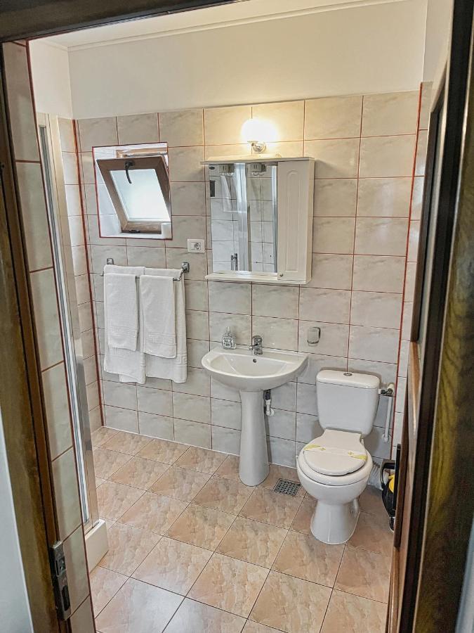 Pensiunea Crisan Bagian luar foto